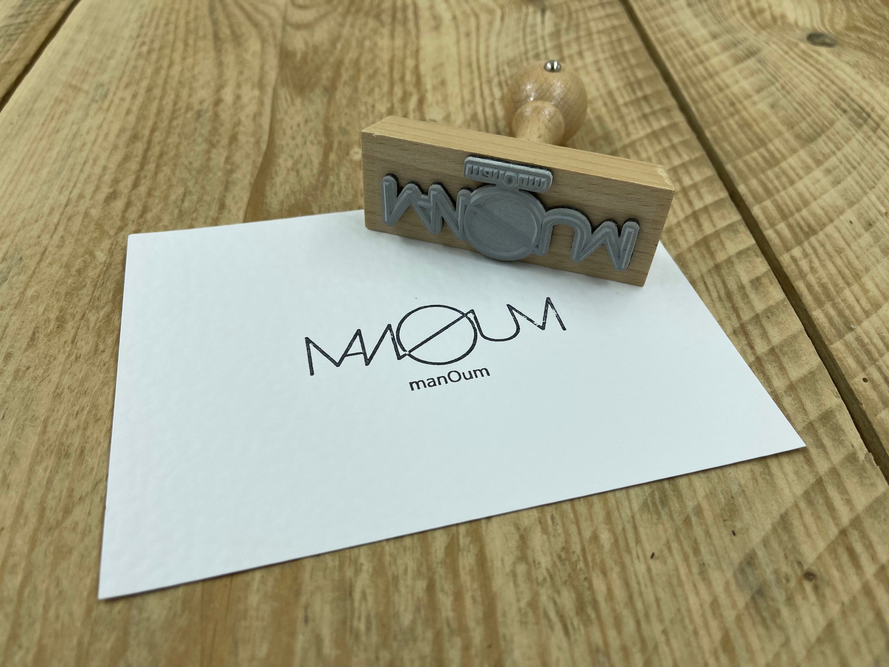 Personalisierter Stempel mit deinem Logo oder Design