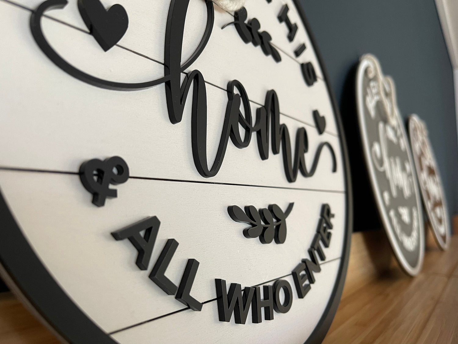 Holzschild „Bless this Home and all who enter“