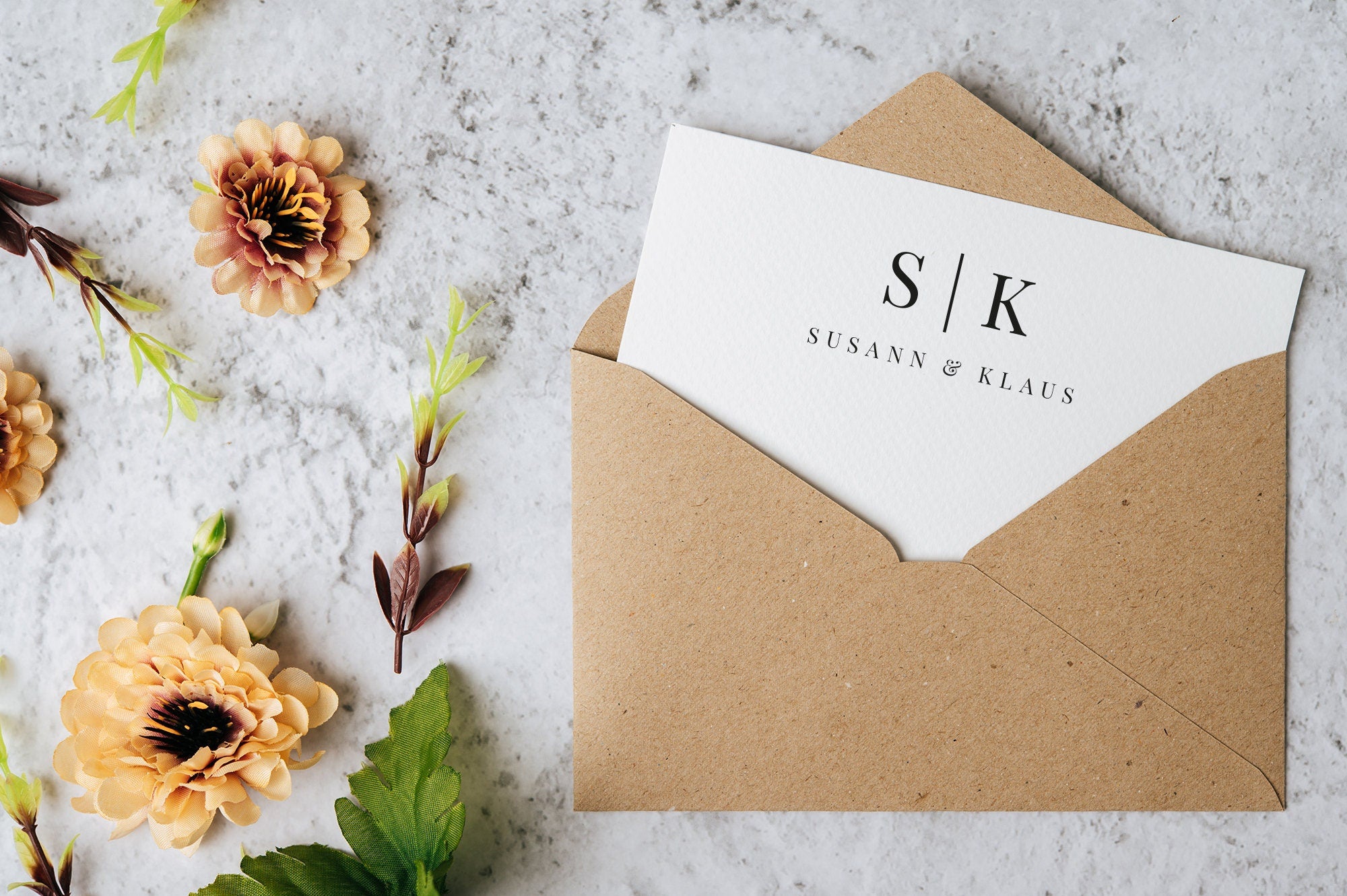 Stempel mit Initialen und Name