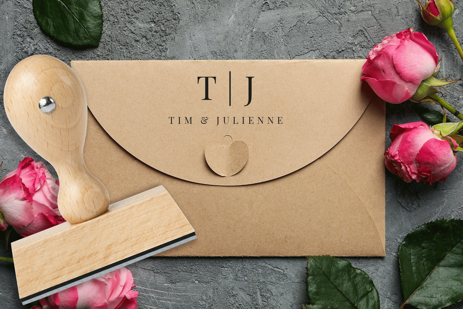 Stempel mit Initialen und Name