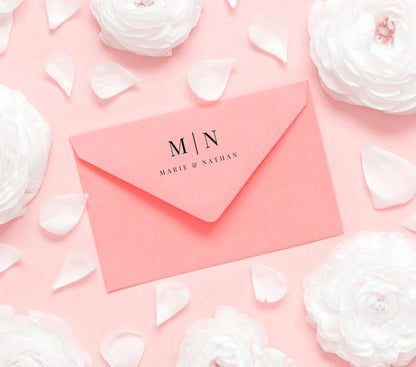 Stempel mit Initialen und Name