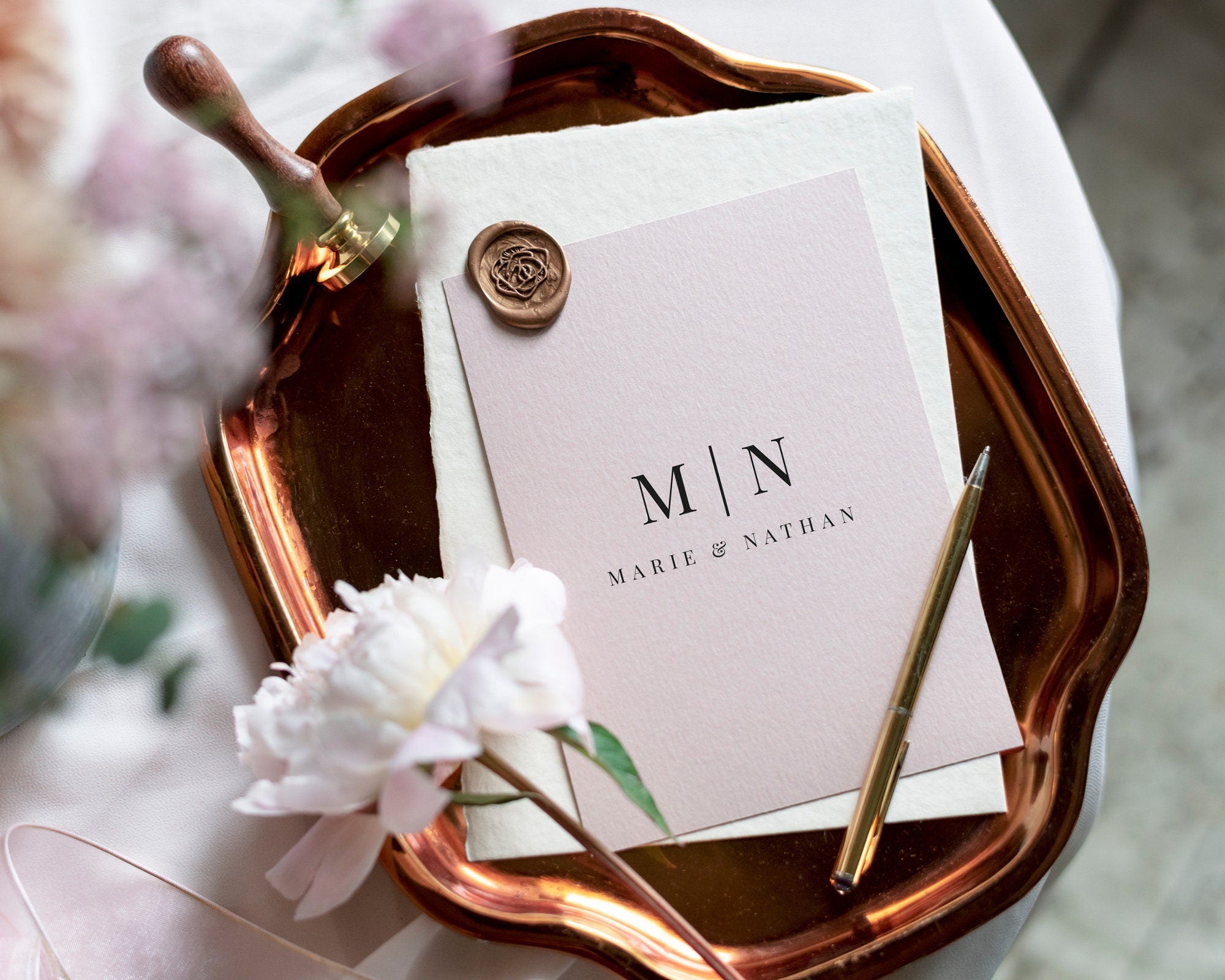 Stempel mit Initialen und Name