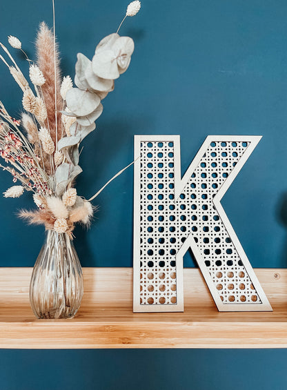 Rattan Buchstabe im Boho Stil