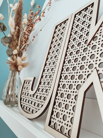 Rattan Buchstabe im Boho Stil