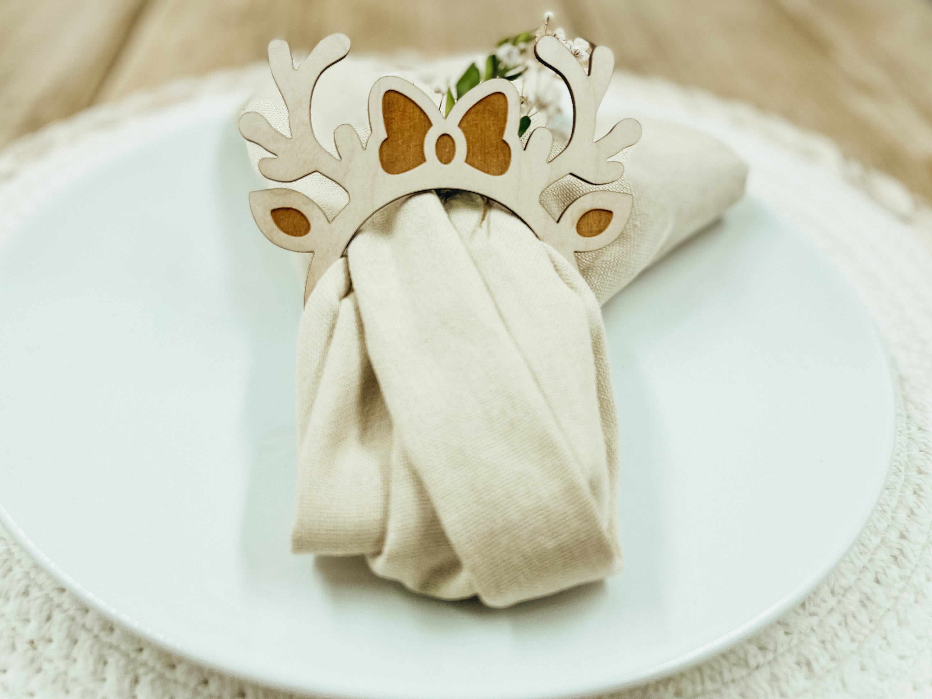 Serviettenringe aus Holz für Tischdeko zu Weihnachten Hirschgeweih