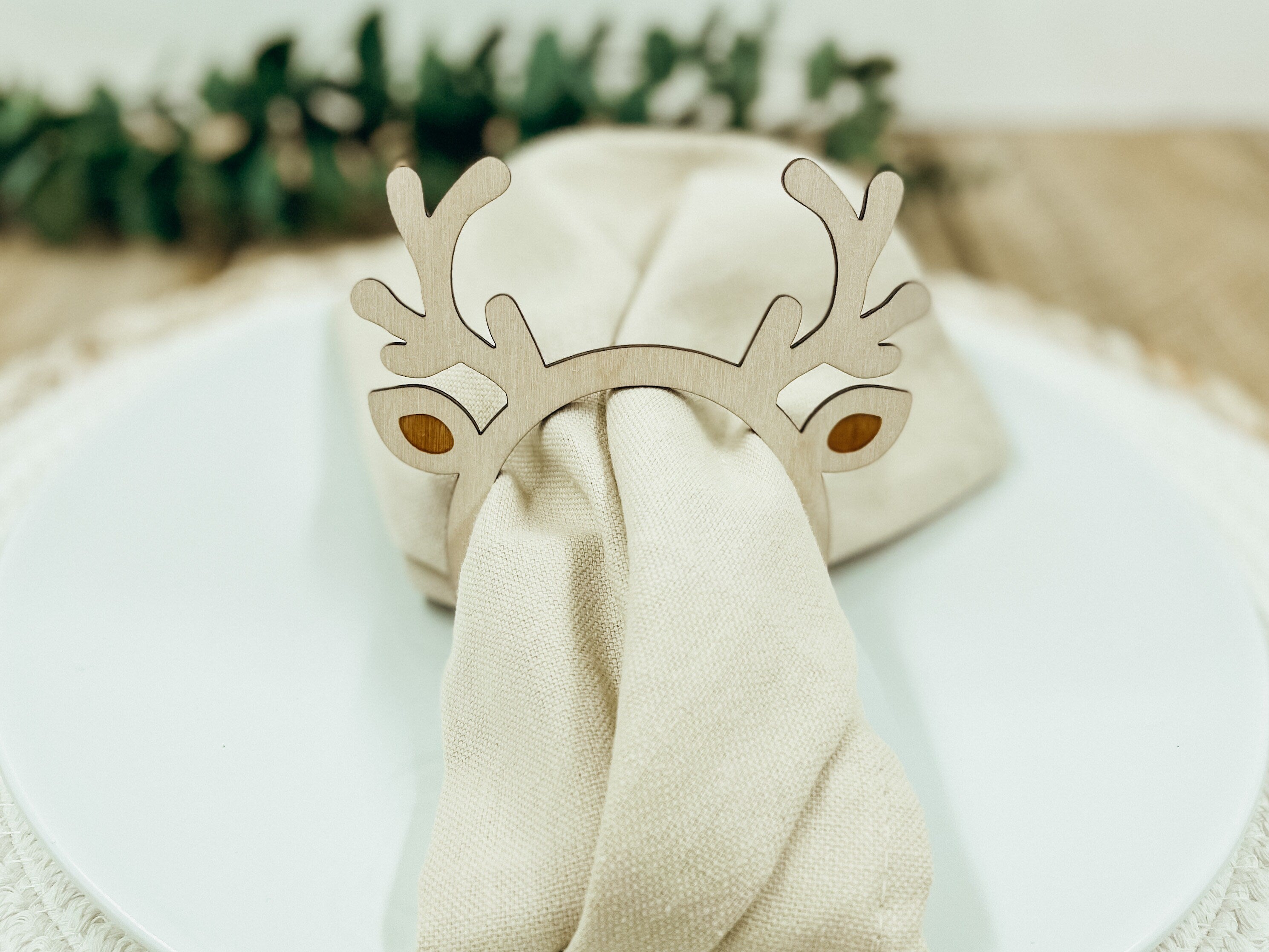 Serviettenringe aus Holz für Tischdeko zu Weihnachten Hirschgeweih